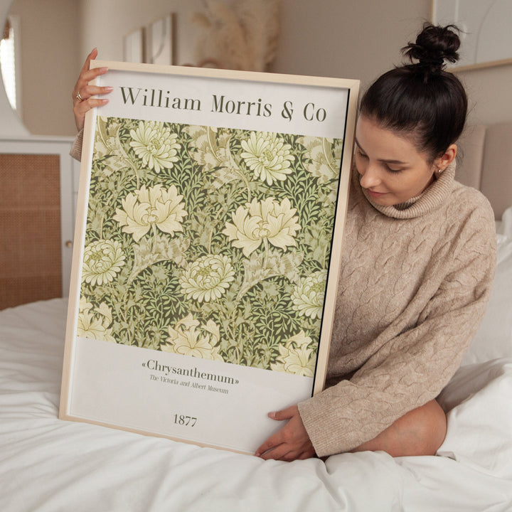 1877 Chrysanthemum by William Morris,livingroom,timber border